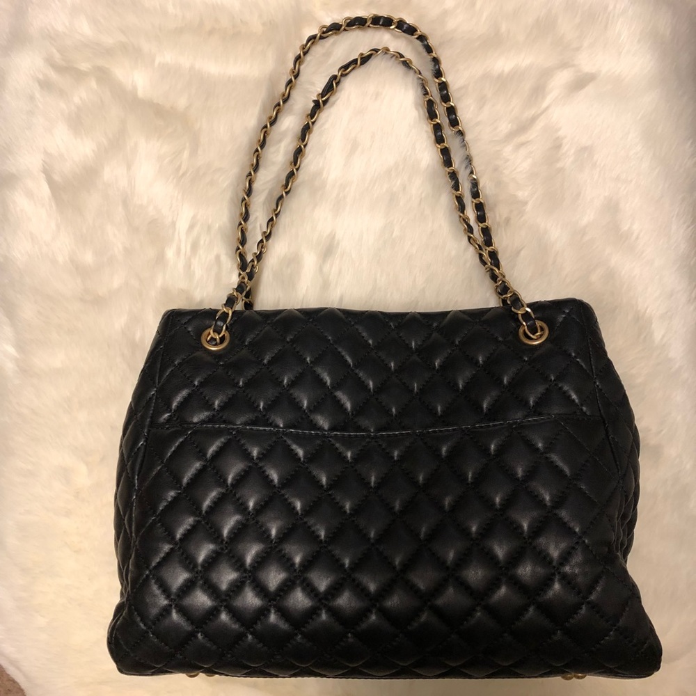 💯 Authentic Chanel Large Lambskin shopping bag - Picture 4 of 8